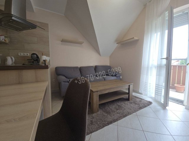 Kiadó téglalakás, albérlet, Sopronban, Patak utcában, 3 szobás