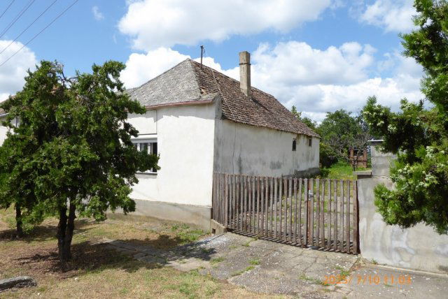 Eladó családi ház, Kővágótöttösön 11.9 M Ft, 2 szobás
