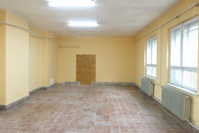 Kiadó ipari ingatlan, Pécsett, Szentlőrinci úton 36 E Ft / hó