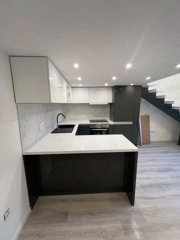 Kiadó téglalakás, albérlet, VI. kerületben, Aradi utcában