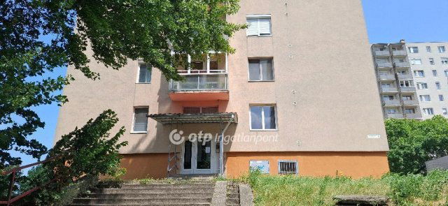 Eladó panellakás, Miskolcon 29.5 M Ft, 1+2 szobás