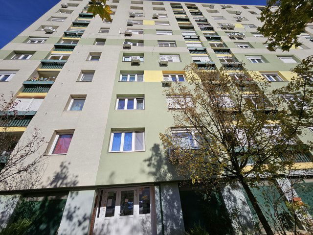 Eladó panellakás, Szegeden 53 M Ft, 3 szobás