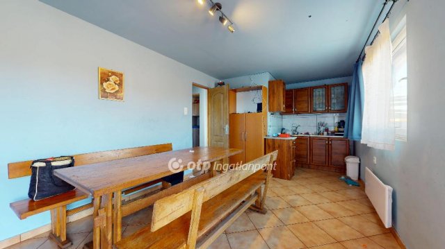 Eladó családi ház, Poroszlón 25 M Ft, 1 szobás