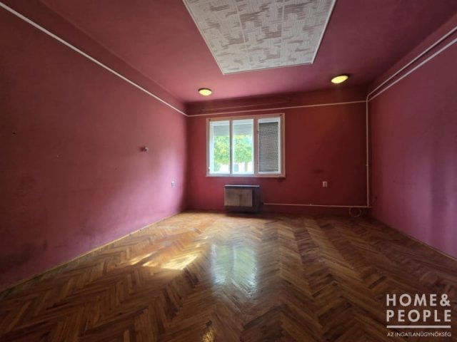 Eladó családi ház, Makón 48 M Ft, 3 szobás