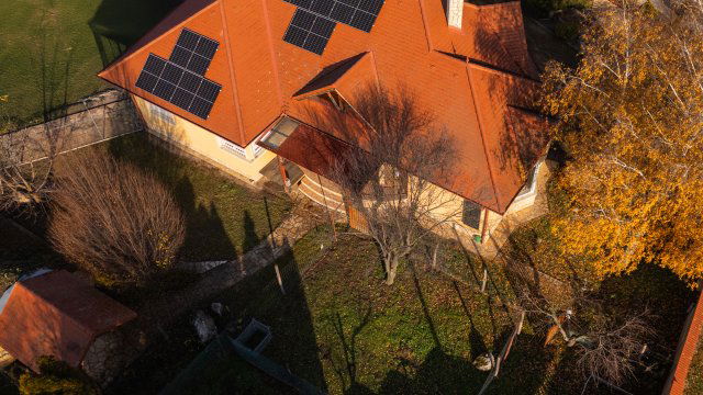 Eladó családi ház, Szabadbattyánban 163.99 M Ft, 5 szobás