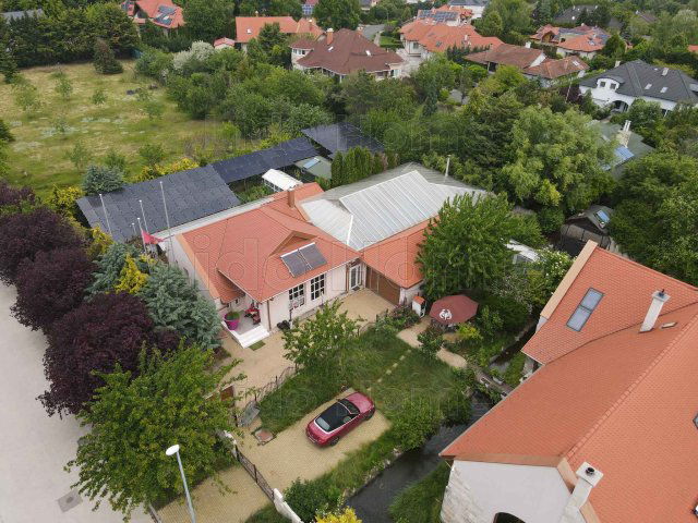 Eladó családi ház, Budajenőn 225 M Ft, 3 szobás