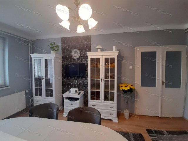 Eladó téglalakás, Szolnokon 59.9 M Ft, 3 szobás