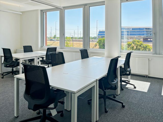 Kiadó iroda, Budapesten, XI. kerületben, Neumann János utcában