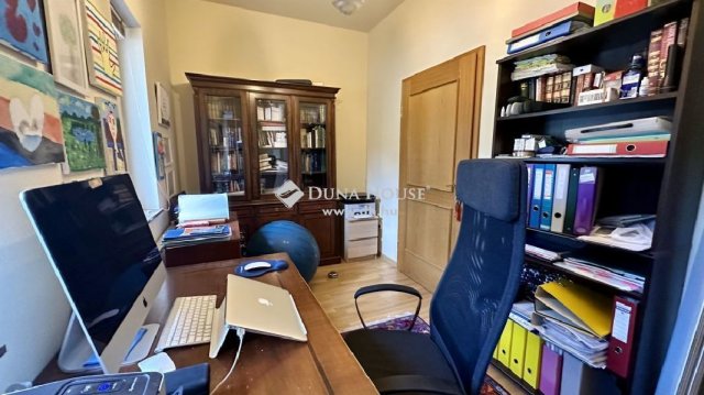 Eladó családi ház, Leányfaluban 562.5 M Ft, 6+1 szobás