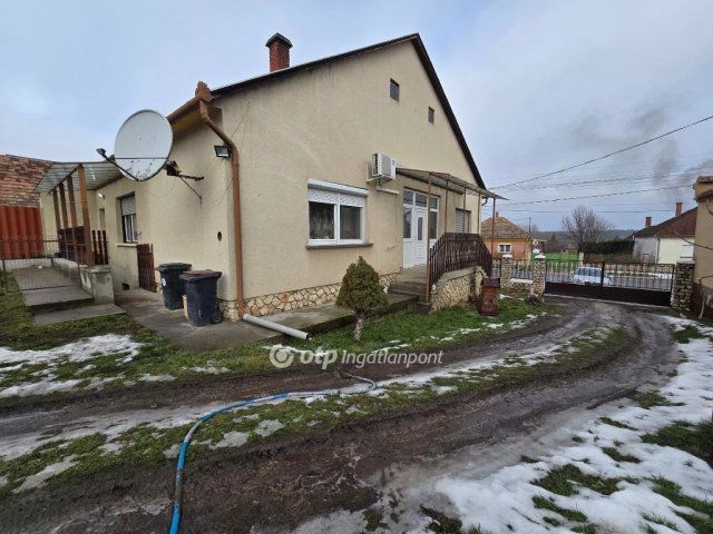 Eladó családi ház, Vaszaron 45.9 M Ft, 3 szobás