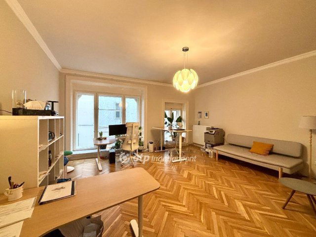 Eladó téglalakás, Budapesten, V. kerületben 95 M Ft, 1 szobás