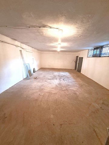 Kiadó garázs, Nyíregyházán 35 E Ft / hó / költözzbe.hu