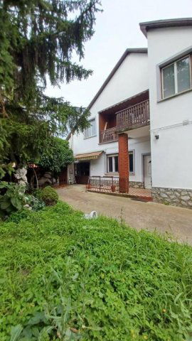 Eladó családi ház, Egerben 84.9 M Ft, 6 szobás
