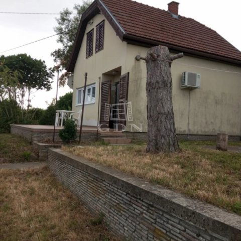 Eladó családi ház, Báron 22 M Ft, 2 szobás