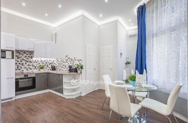 Eladó téglalakás, Budapesten, VII. kerületben 72.5 M Ft