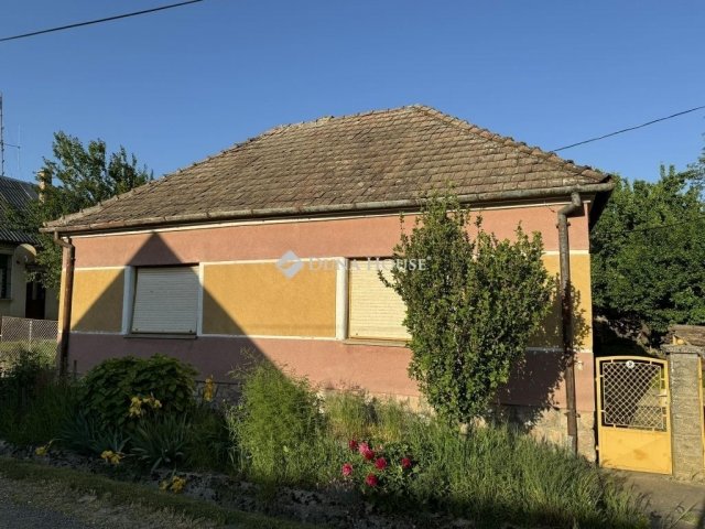 Eladó családi ház, Villánykövesden 17.5 M Ft, 5 szobás