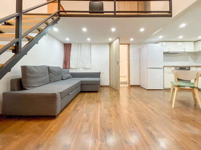 Eladó téglalakás, Budapesten, VIII. kerületben, Mátyás téren