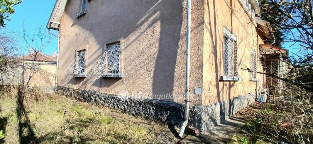 Eladó családi ház, Budapesten, XVI. kerületben 129.9 M Ft