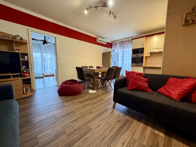 Eladó téglalakás, Dunakeszin 84.9 M Ft, 4 szobás