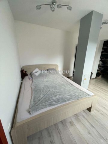 Eladó téglalakás, Mosonmagyaróváron 64.99 M Ft, 3 szobás