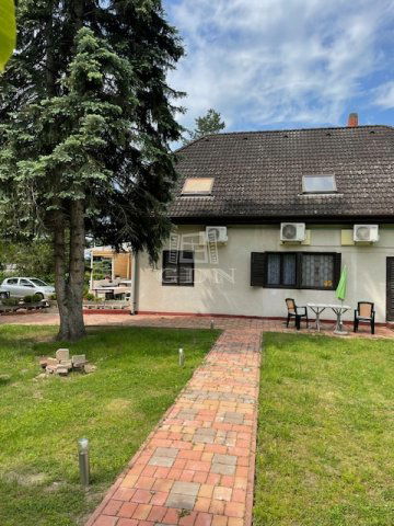 Eladó családi ház, Zamárdiban 158.9 M Ft, 7 szobás