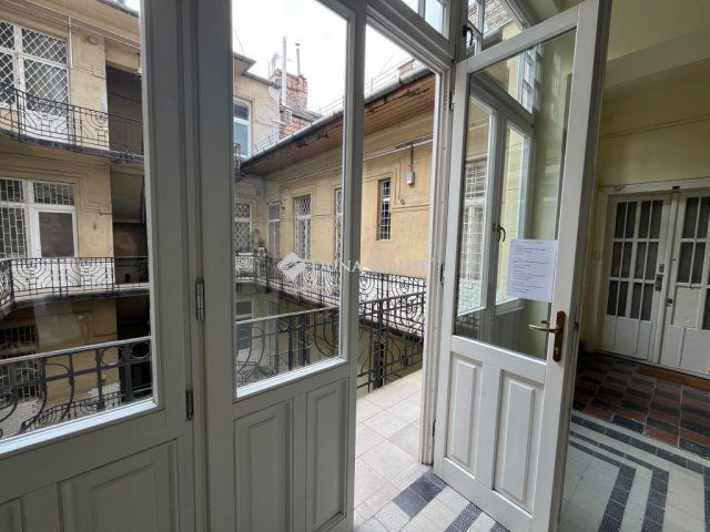 Eladó téglalakás, Budapesten, V. kerületben 129 M Ft, 2 szobás