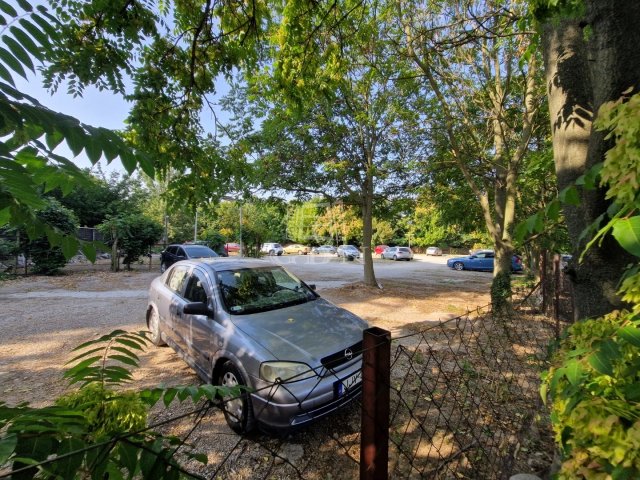 Kiadó üzlethelyiség, Székesfehérvárott 180 E Ft / hó