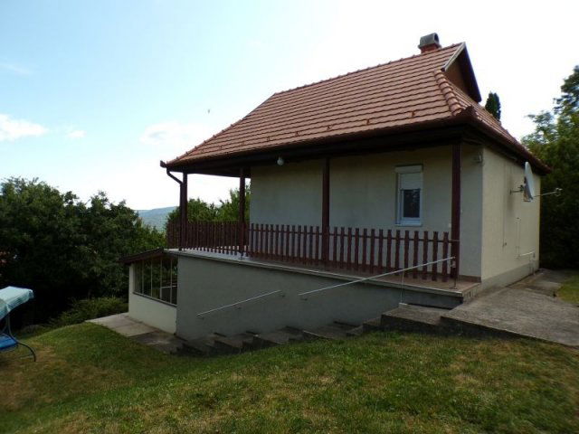 Eladó családi ház, Dunabogdányban 78 M Ft, 1+2 szobás