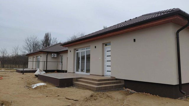 Eladó ikerház, Nyíregyházán 75 M Ft, 4 szobás