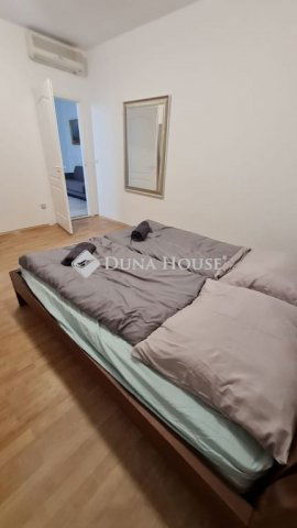 Eladó téglalakás, Budapesten, VI. kerületben, Dessewffy utcában