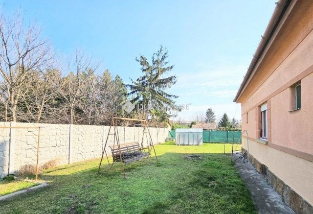 Eladó családi ház, Szigetszentmiklóson 89.99 M Ft, 5 szobás