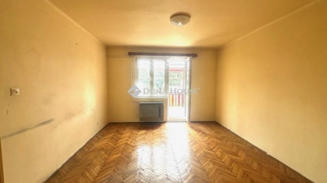 Eladó téglalakás, Szombathelyen 39.9 M Ft, 2 szobás