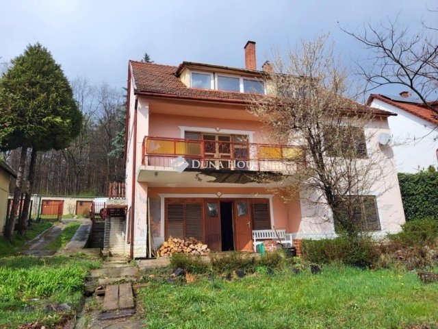 Eladó családi ház, Orfűn 58 M Ft, 14 szobás