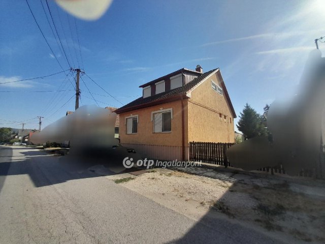 Eladó családi ház, Szomódon 89 M Ft, 4 szobás