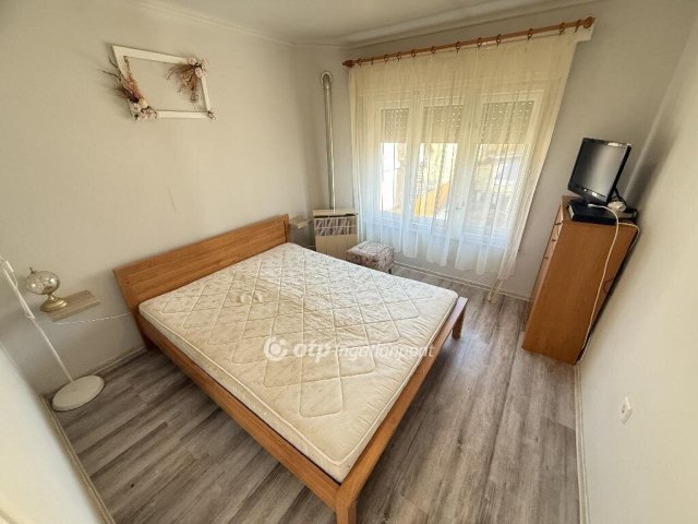 Eladó nyaraló, Tiszakécskén 52.9 M Ft, 3 szobás