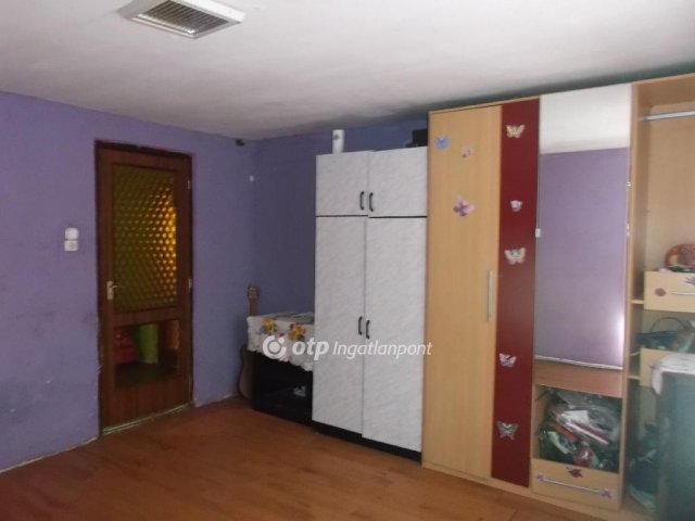Eladó családi ház, Zsámbokon 21.4 M Ft, 1+3 szobás