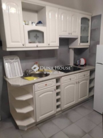 Kiadó téglalakás, albérlet, Pécsett 250 E Ft / hó, 2 szobás