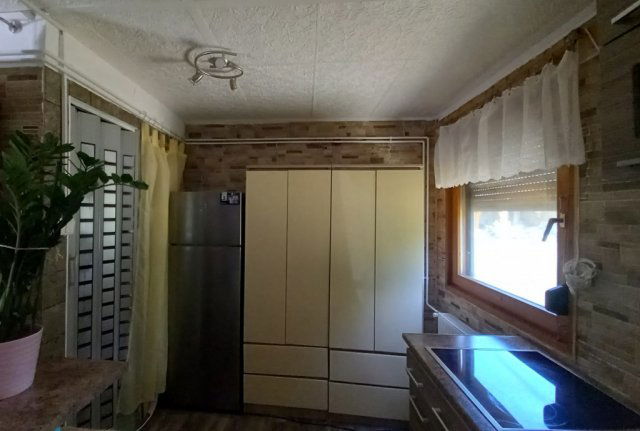 Eladó családi ház, Veresegyházon 65.9 M Ft, 3 szobás