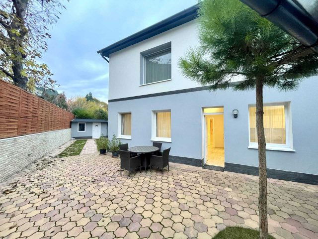 Kiadó családi ház, albérlet, XI. kerületben, Görbe utcában