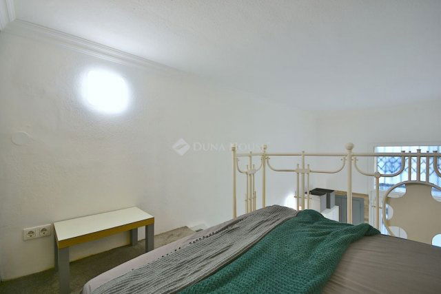 Kiadó téglalakás, albérlet, VII. kerületben, Thököly úton