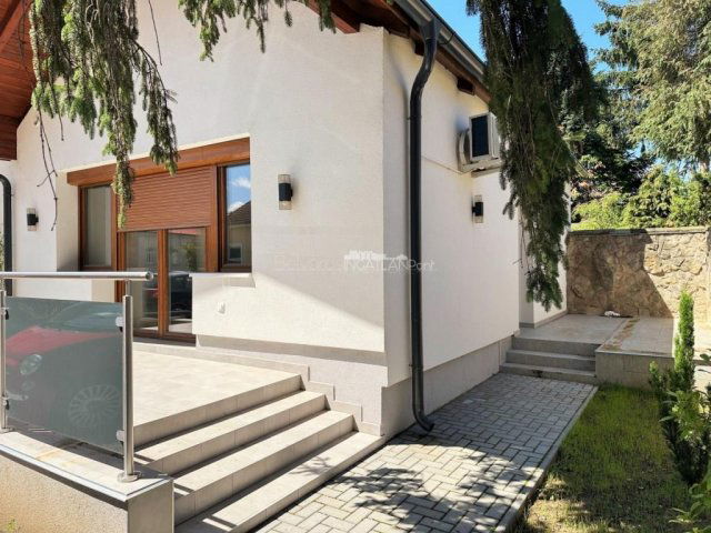 Eladó téglalakás, Szombathelyen 49.99 M Ft, 2 szobás