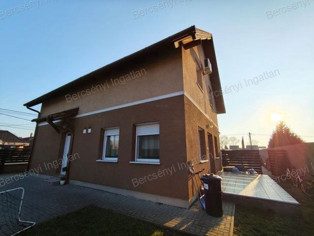 Eladó családi ház, Vecsésen 320 M Ft / költözzbe.hu