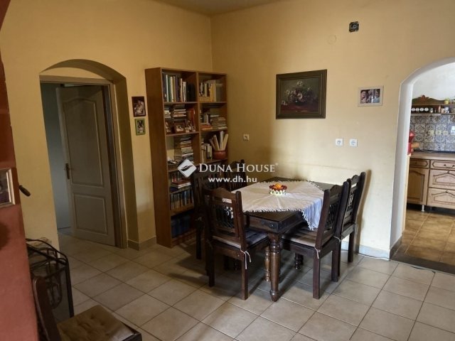 Eladó ikerház, Pécsett 97 M Ft, 5 szobás / költözzbe.hu