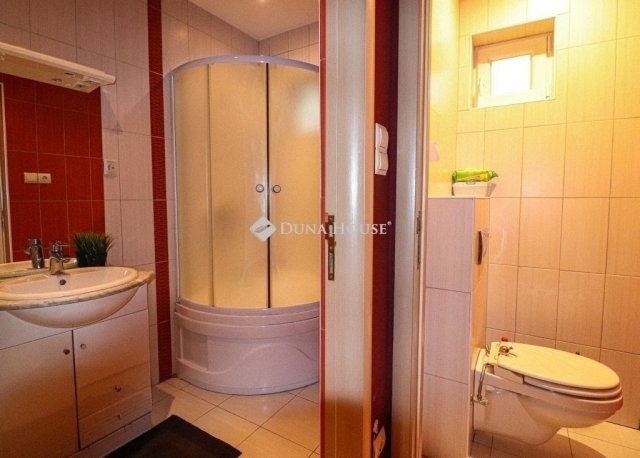 Eladó családi ház, Mogyoródon 189.9 M Ft, 5 szobás