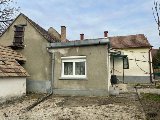Eladó családi ház, Hévízen 40 M Ft, 3 szobás