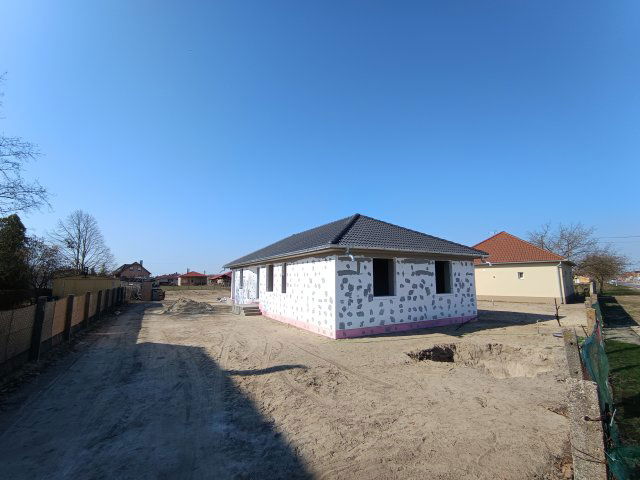 Eladó családi ház, Jakabszálláson 49 M Ft, 4 szobás