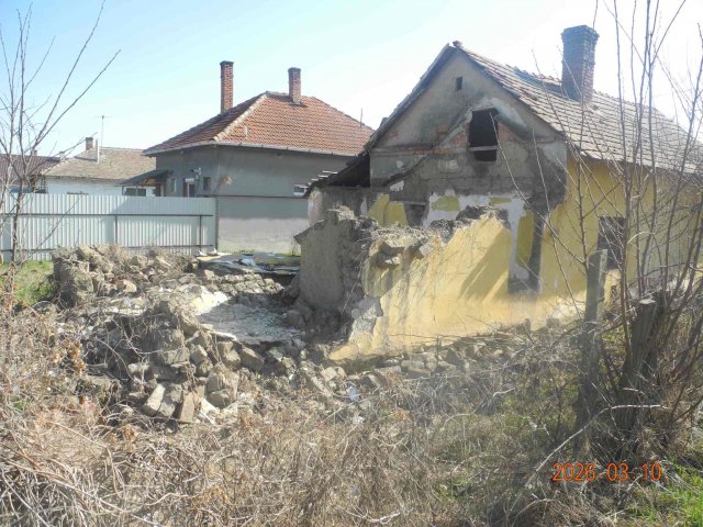 Eladó családi ház, Mezőtúron, Törő Pál utcában 0.5 M Ft