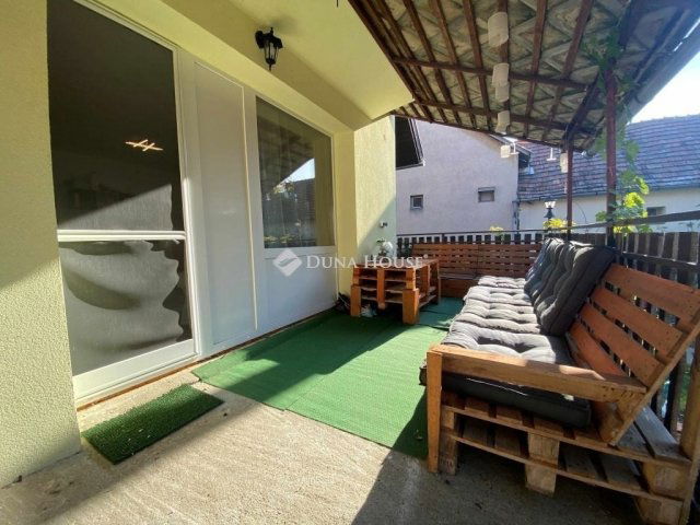 Eladó családi ház, Gárdonyban 94.9 M Ft, 7 szobás