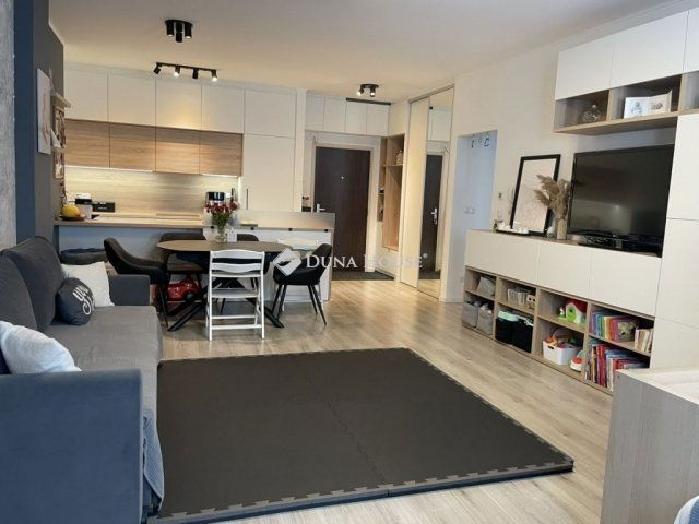 Eladó téglalakás, Biatorbágyon 120 M Ft, 2 szobás