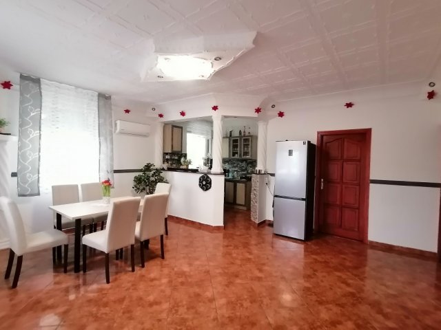 Eladó családi ház, Pusztaszabolcson 65.9 M Ft, 3 szobás